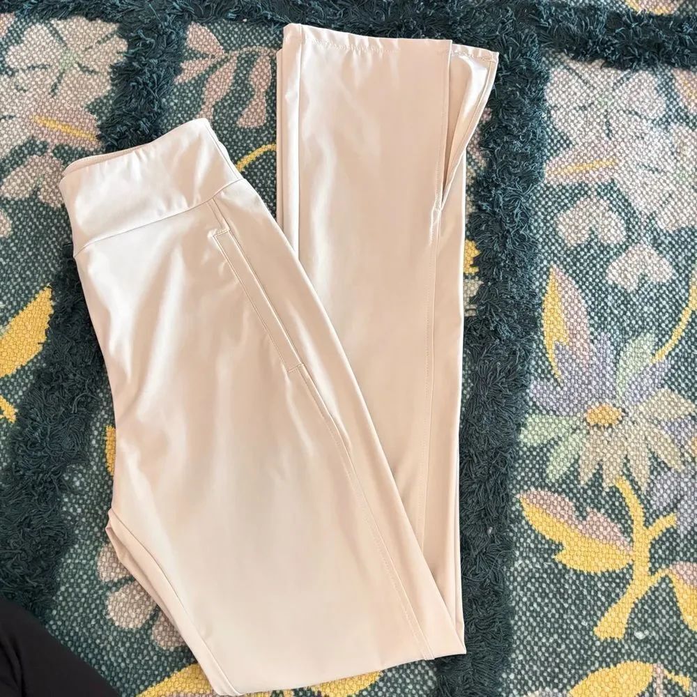 Carbon38 Split Bootcut Legging in Cream Size XSmall Pants Athleisure Casual Gym